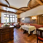 Restaurant Sonne فندق