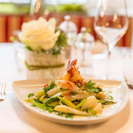 Restaurant Sonne מלון 3*