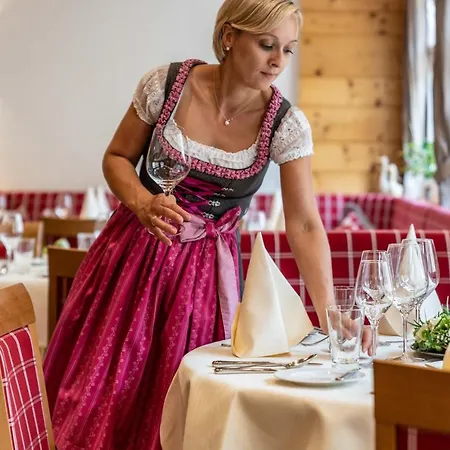 Restaurant Sonne מלון