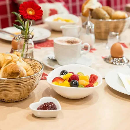 Restaurant Sonne מלון 3*