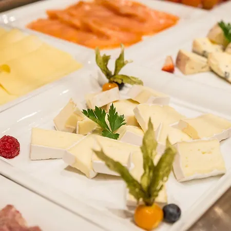 Restaurant Sonne מלון